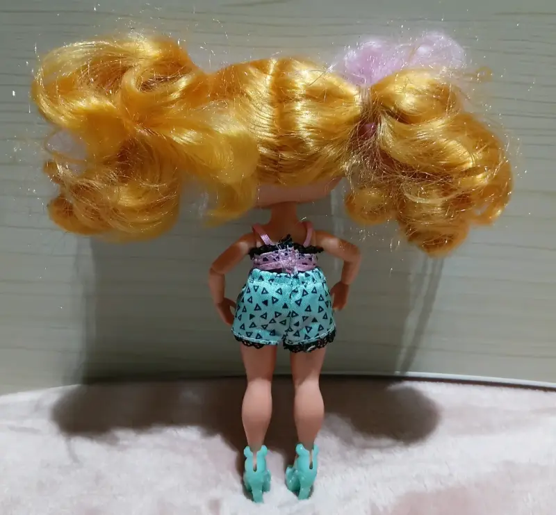 Muñeca LOL Surprise con cabello rizado - 5