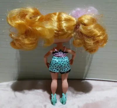 Muñeca LOL Surprise con cabello rizado - miniatura 5