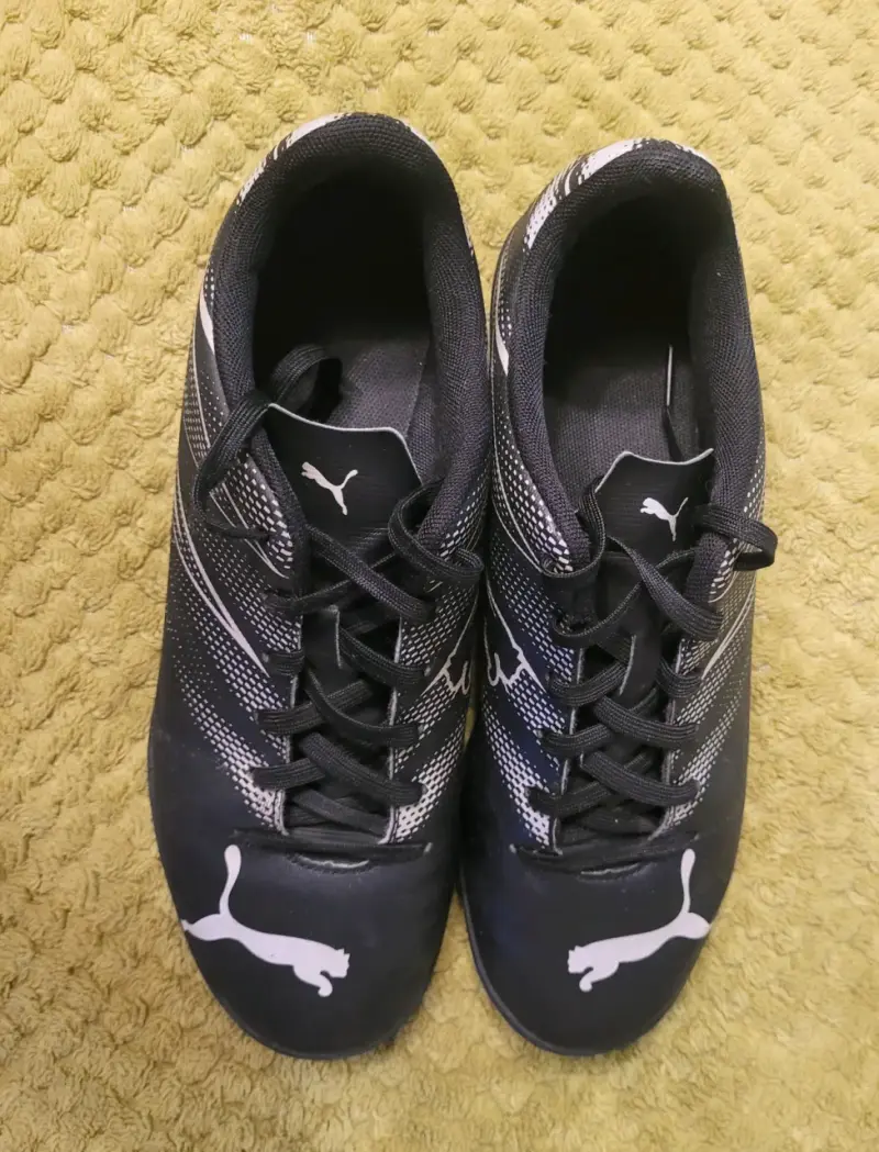 Zapatillas de fútbol Puma negras talla 37