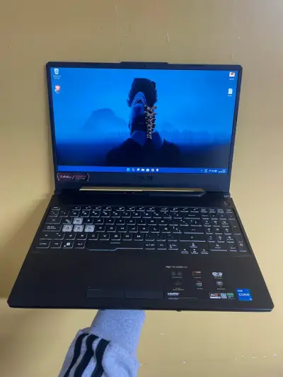 Laptop ASUS TUF Gaming F15 con Intel Core i5 - miniatura 1