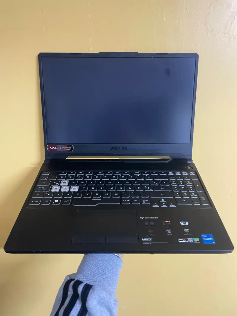 Laptop ASUS TUF Gaming F15 con Intel Core i5 - 2