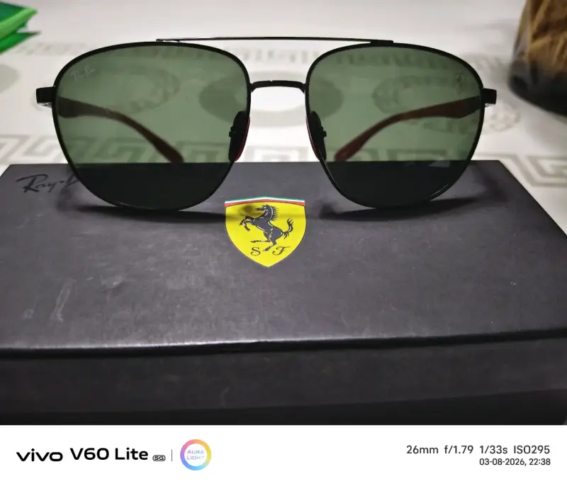Gafas de Sol Ferrari con Estuche Negro - 3