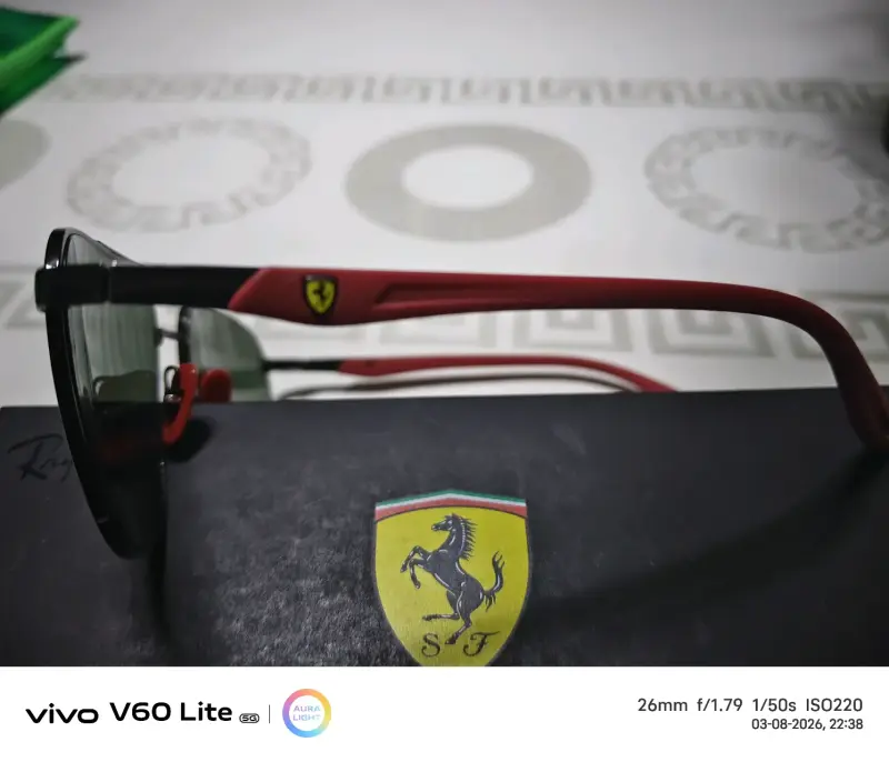 Gafas de Sol Ferrari con Estuche Negro - 4