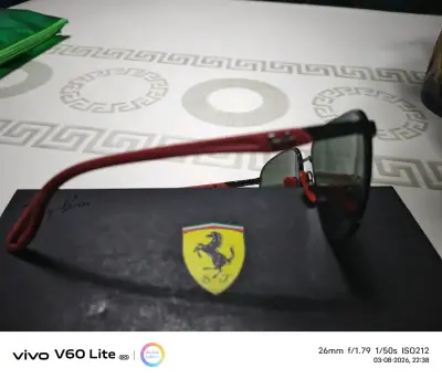 Gafas de Sol Ferrari con Estuche Negro - miniatura 5