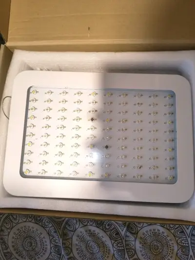 Luz LED para cultivo 1000W con ventilación - miniatura 1