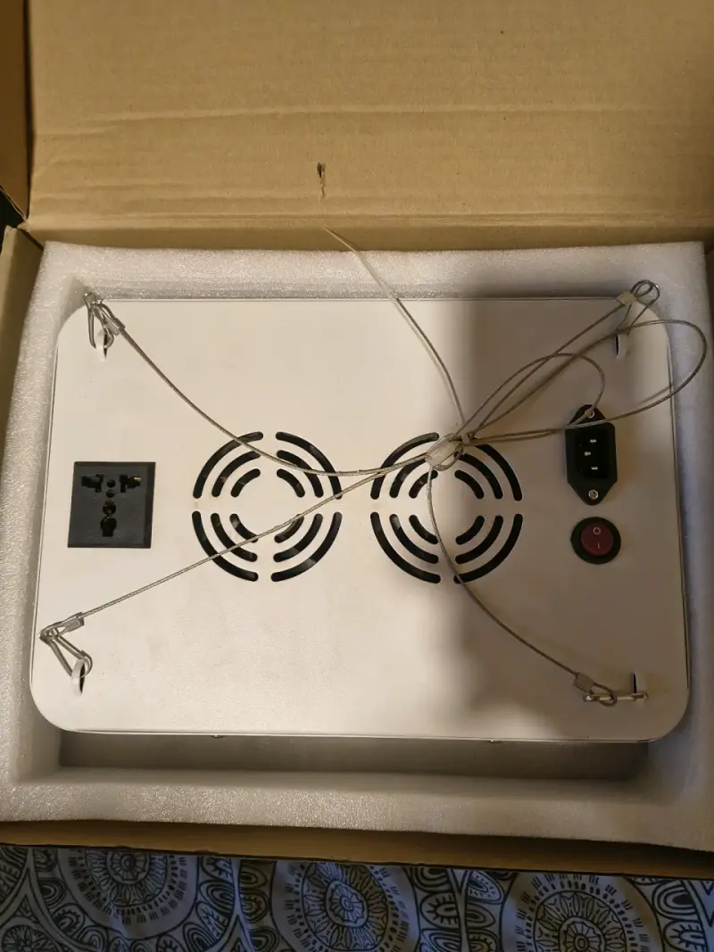 Luz LED para cultivo 1000W con ventilación - 4
