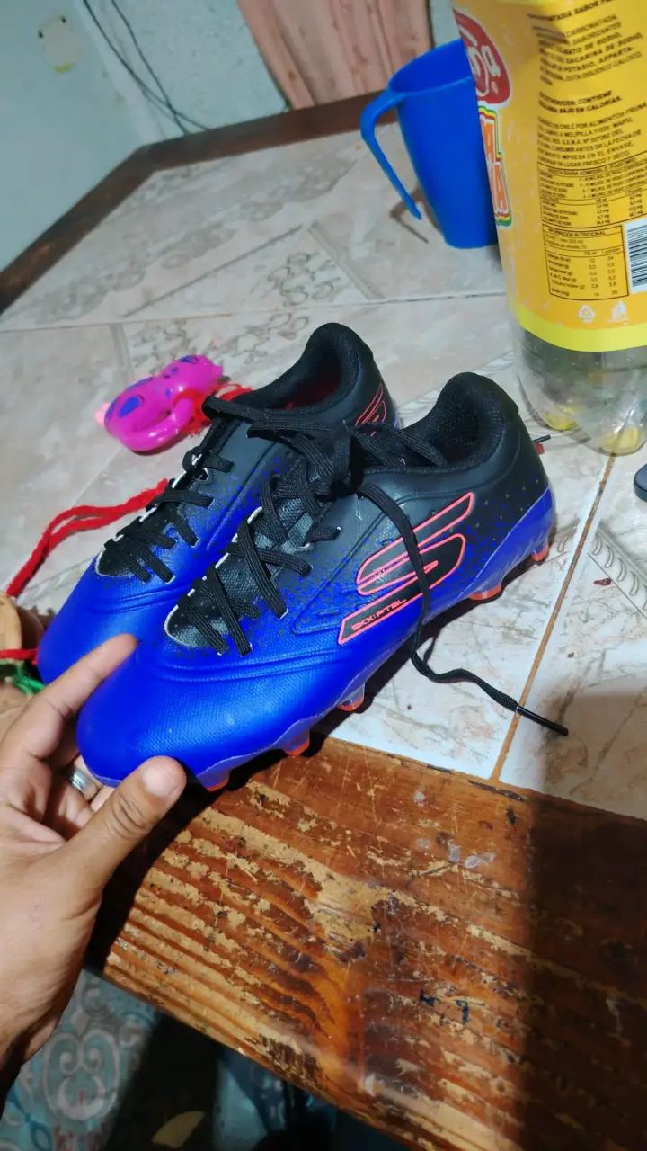 Zapatillas de fútbol azules para niño número 32 - 1