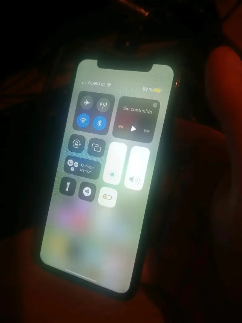 iPhone X con batería al 80% en buen estado - 3