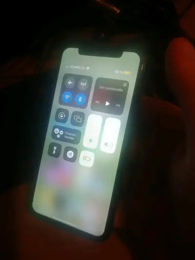 iPhone X con batería al 80% en buen estado - miniatura 3