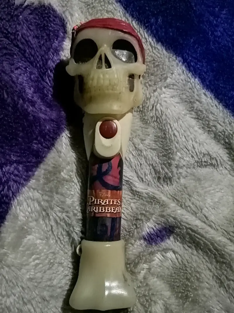 Linterna de calavera Piratas del Caribe Disney