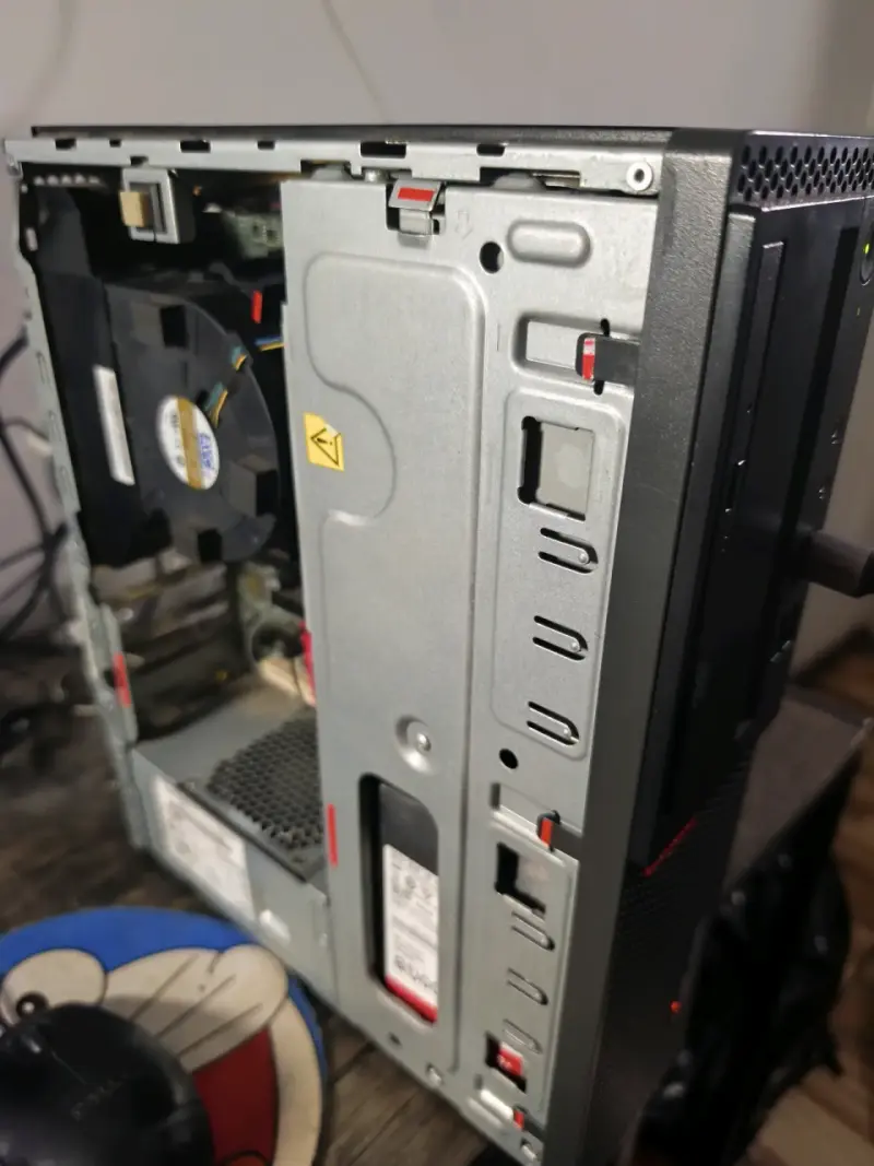 Computador de Escritorio Lenovo ThinkCentre - 3