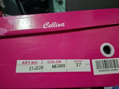 Botas negras de invierno con forro de piel sintética - miniatura 2