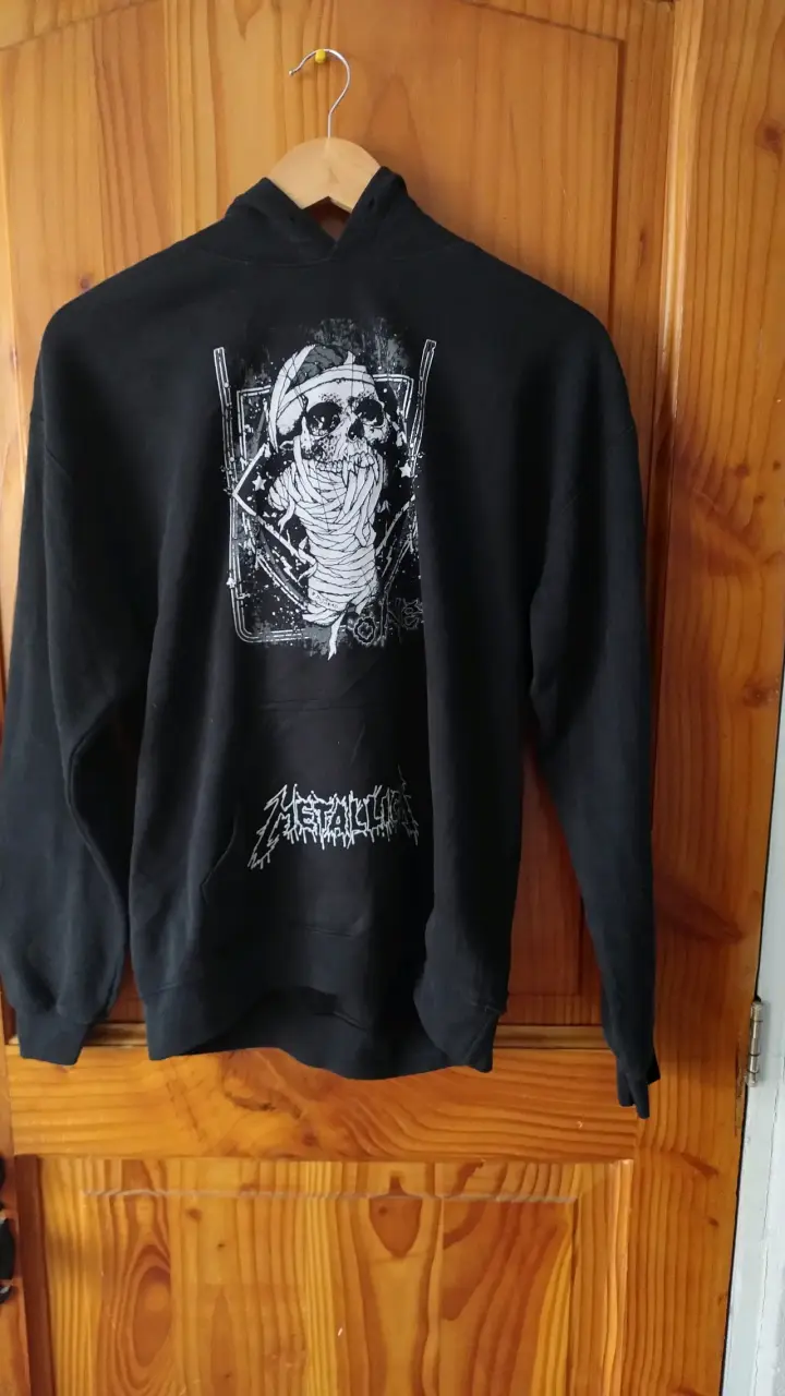Polerón negro Metallica con diseño de calavera - 1