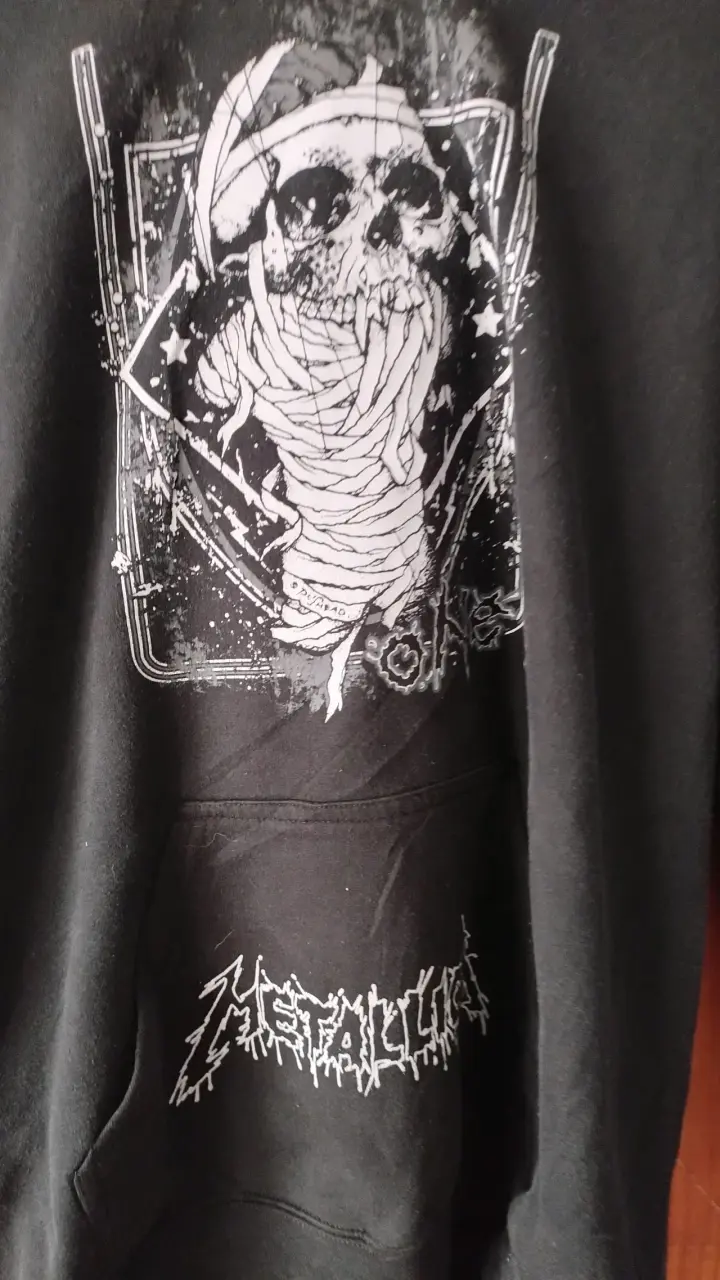 Polerón negro Metallica con diseño de calavera - 2