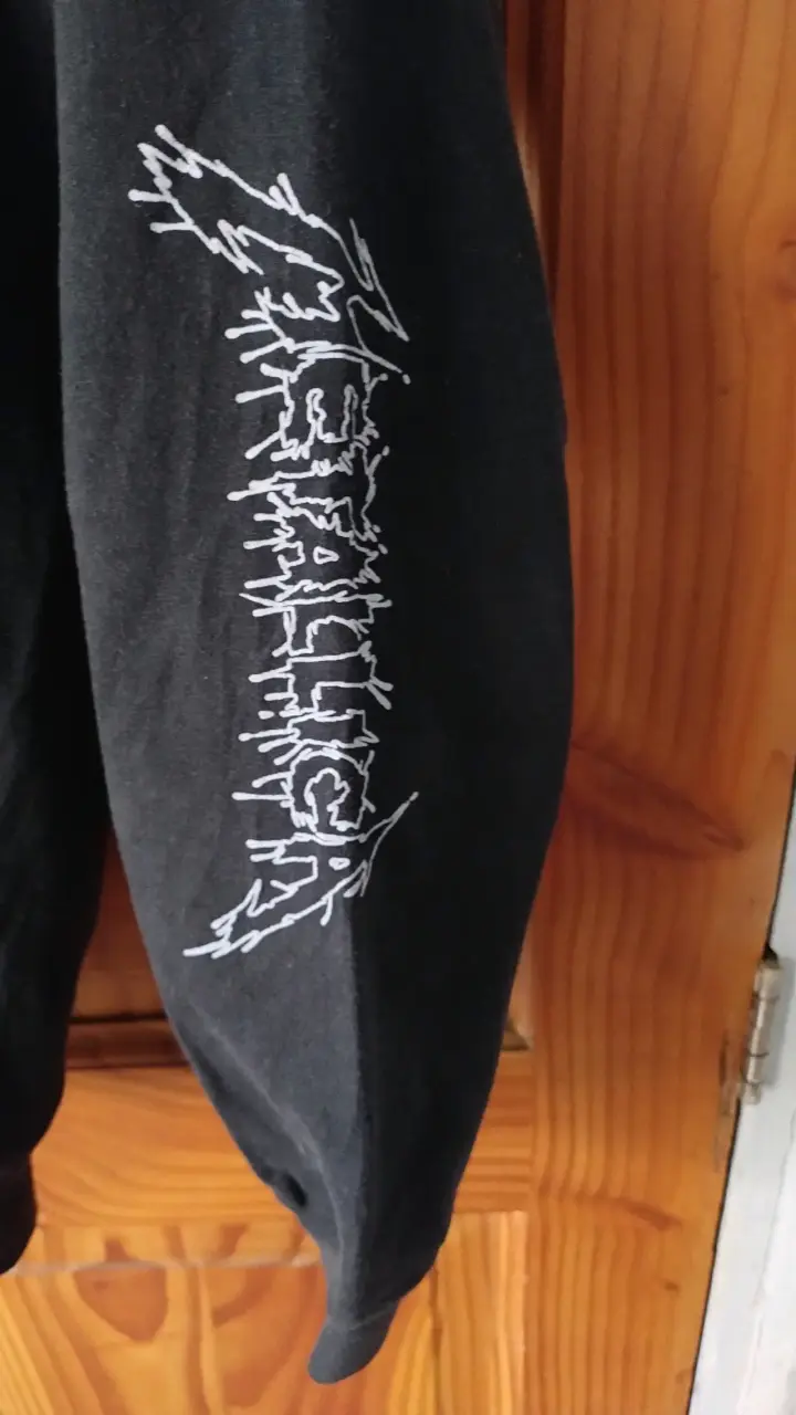 Polerón negro Metallica con diseño de calavera - 3