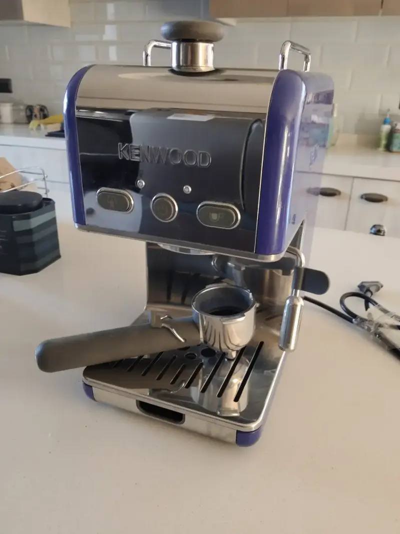 Cafetera espresso Kenwood azul con vaporizador - 1