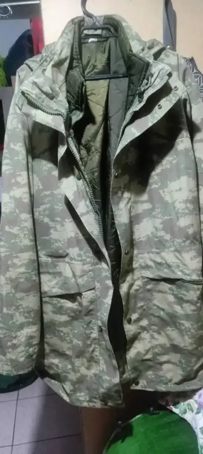 Chaqueta militar camuflaje con forro interior - miniatura 1