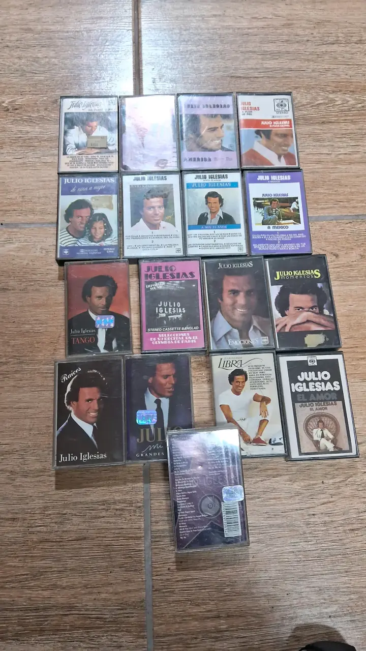 Colección de Cassettes de Julio Iglesias - 1