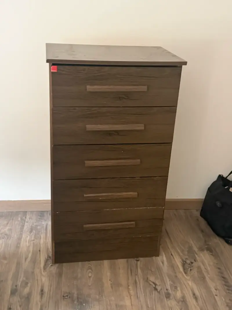 Cómoda de Madera con Cinco Cajones