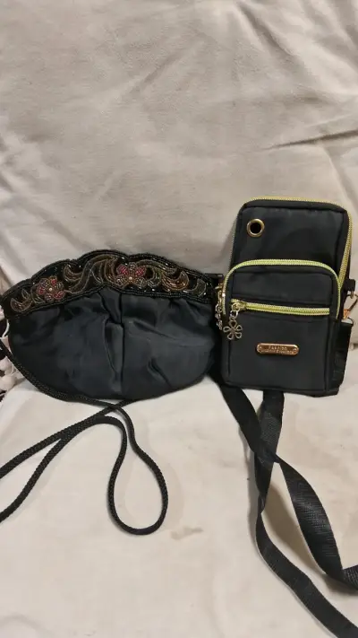 Set de bolsos y carteras variados - miniatura 4