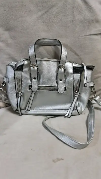 Set de bolsos y carteras variados - miniatura 5