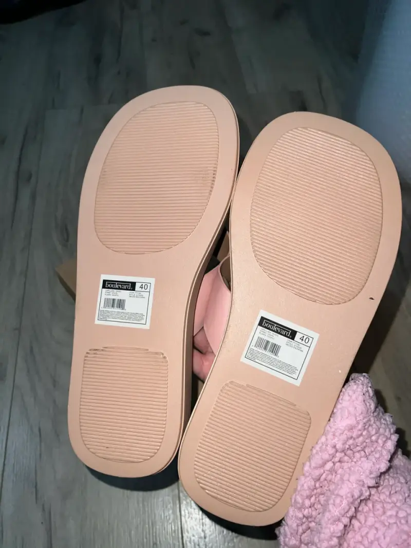 Sandalias rosadas tipo cuero talla 40 - 2