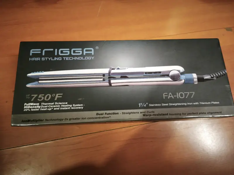 Plancha de Pelo Frigga FA-1077 con Placas de Titanio - 3