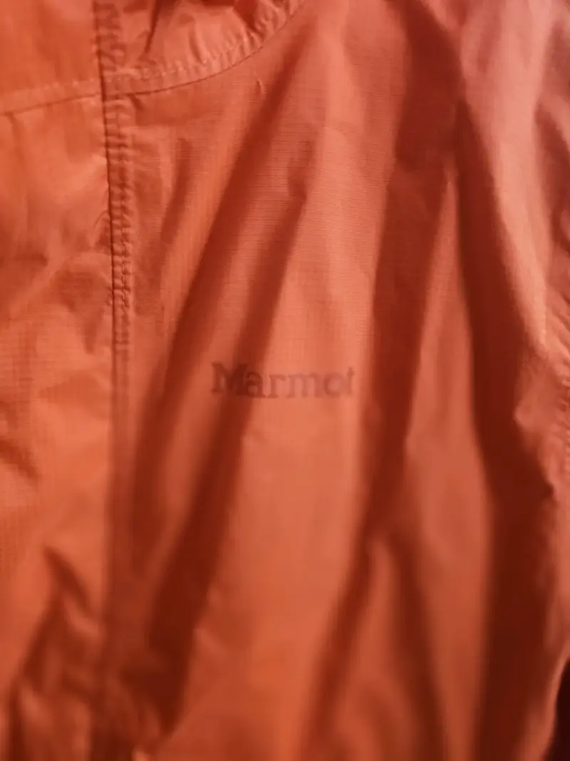Chaqueta impermeable naranja Marmot con capucha - 2