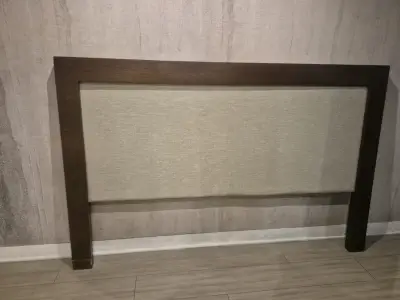 Respaldo de cama de madera y tela beige - miniatura 2