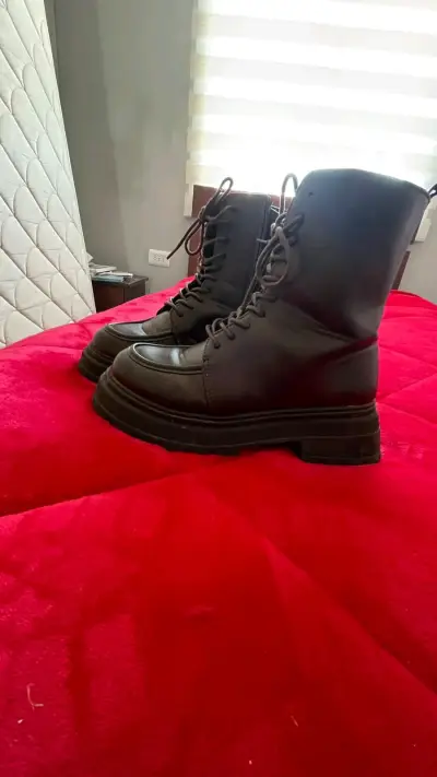 Botas de cuero marrón con cordones - miniatura 2