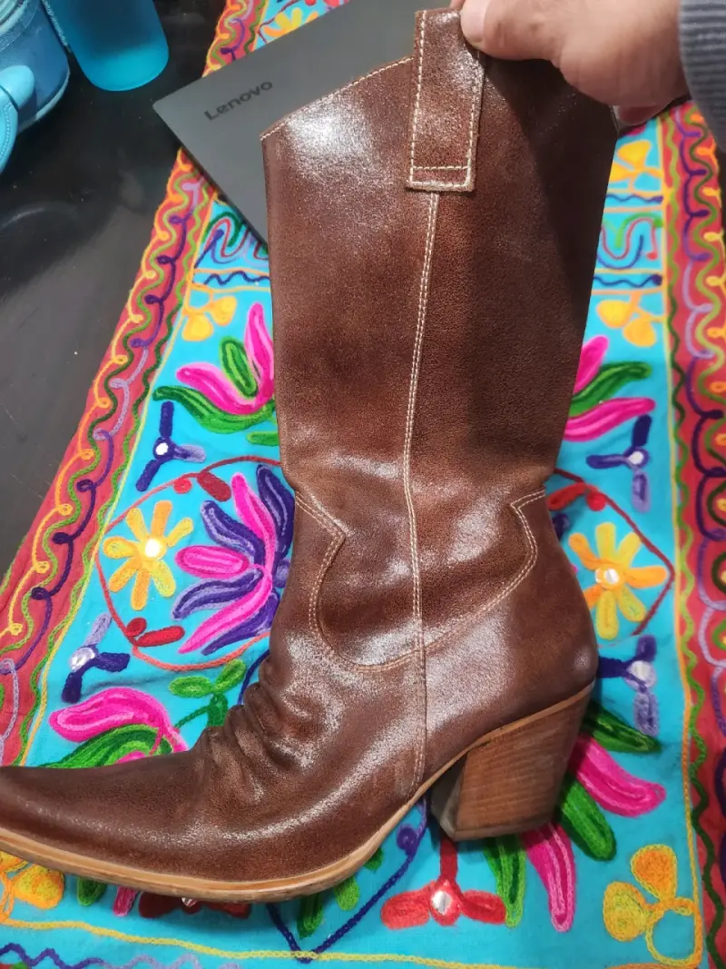 Botas de cuero marrón con tacón alto - 2