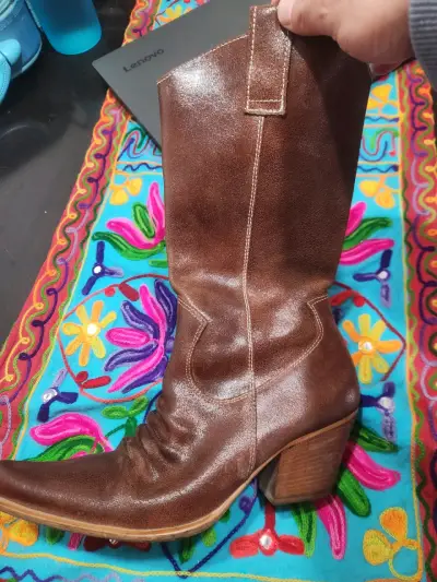 Botas de cuero marrón con tacón alto - miniatura 2