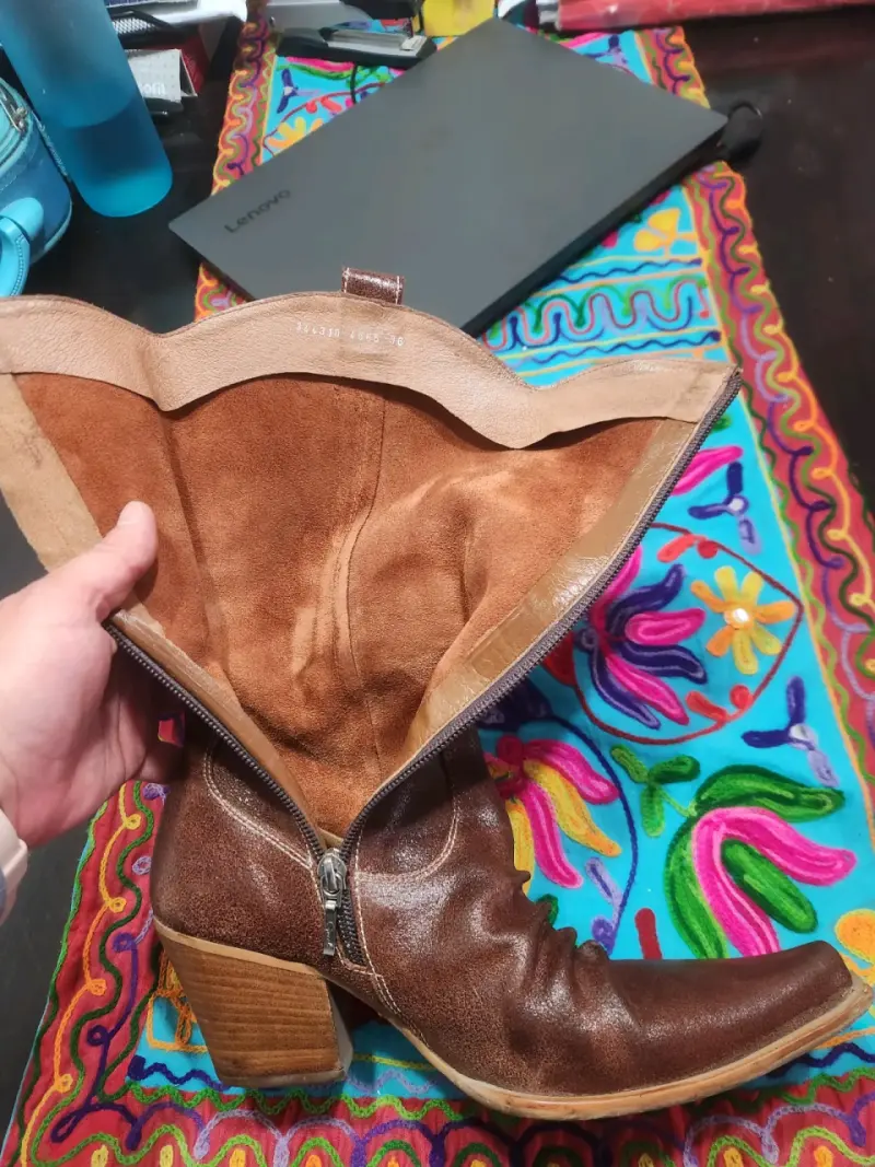 Botas de cuero marrón con tacón alto - 3