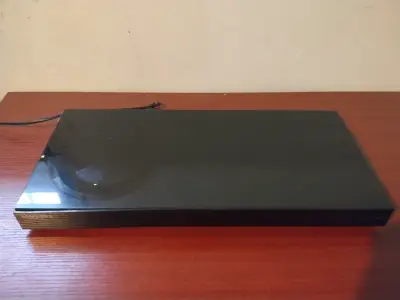 Reproductor de Blu-ray Samsung  3D con películas - miniatura 1