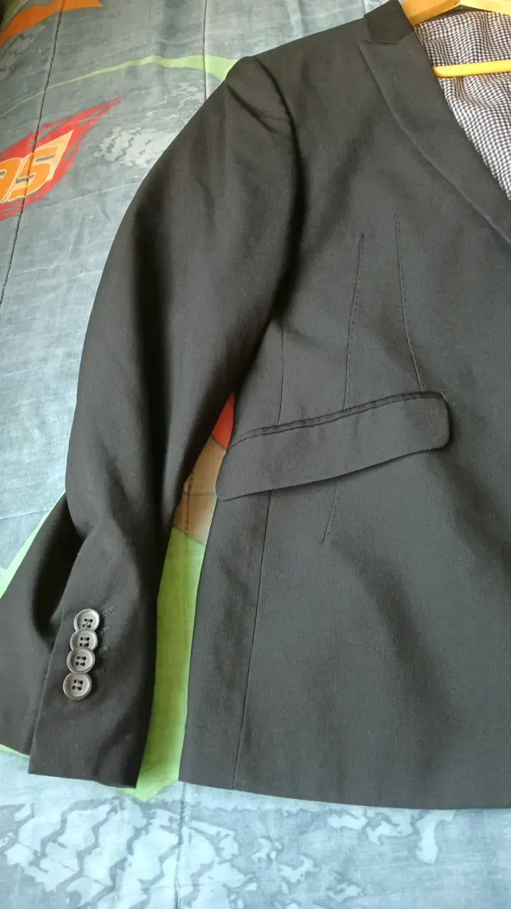 Blazer negro para hombre en buen estado - 4