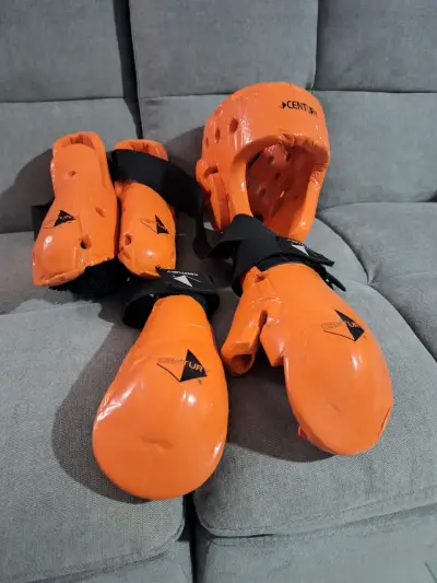 Set de protección para artes marciales Century naranja - miniatura 1