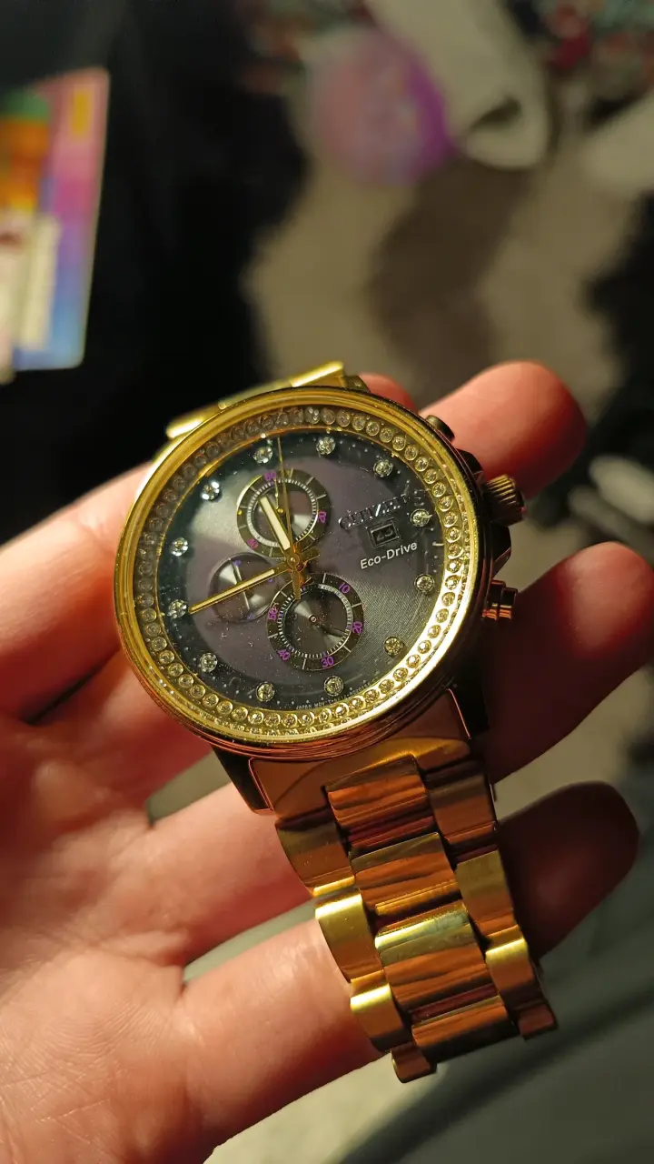 Reloj Citizen Eco-Drive Dorado con Cristales - 2
