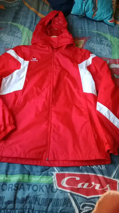 Chaqueta deportiva roja Erima con capucha - miniatura 1