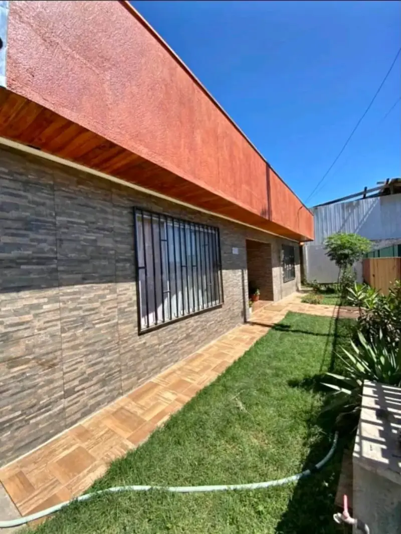 Se vende casa en parral con piscina - 2