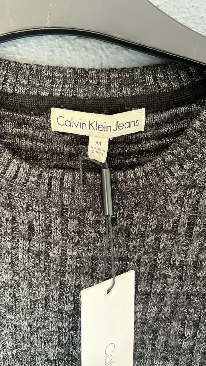 Suéter gris Calvin Klein para mujer - 2