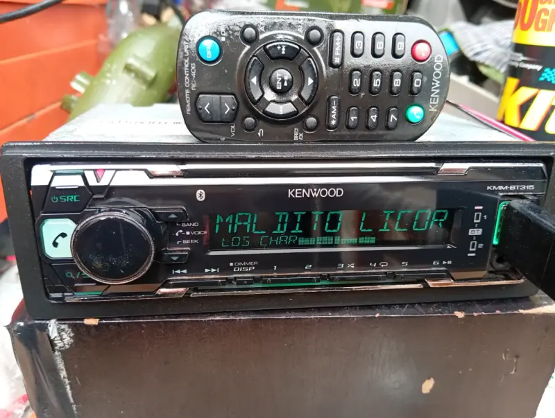 Radio para auto Kenwood con Bluetooth y control remoto - 1