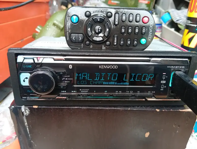 Radio para auto Kenwood con Bluetooth y control remoto - 2
