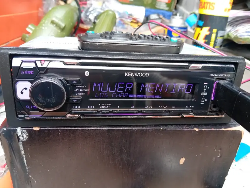 Radio para auto Kenwood con Bluetooth y control remoto - 3