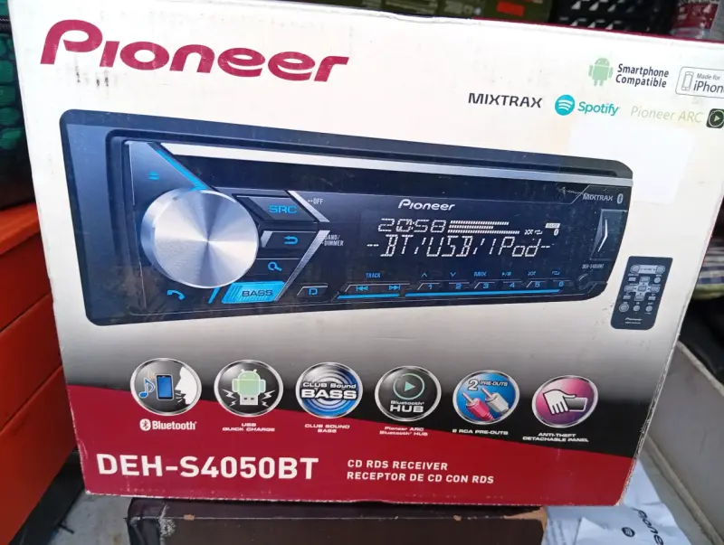 Reproductor de CD Pioneer DEH-S4050BT con Bluetooth - 1