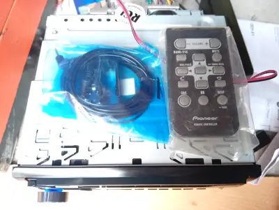 Reproductor de CD Pioneer DEH-S4050BT con Bluetooth - miniatura 2