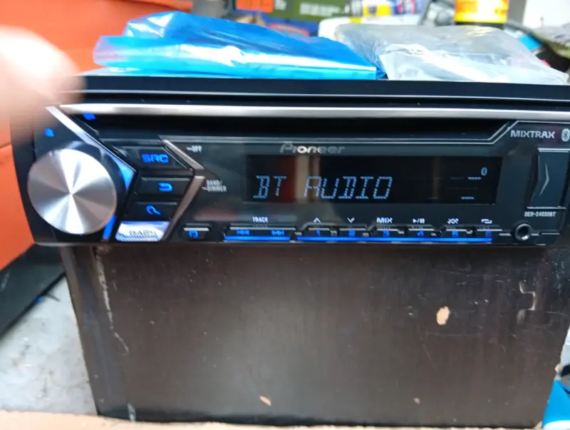Reproductor de CD Pioneer DEH-S4050BT con Bluetooth - 3