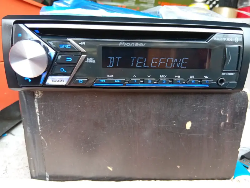 Reproductor de CD Pioneer DEH-S4050BT con Bluetooth - 4