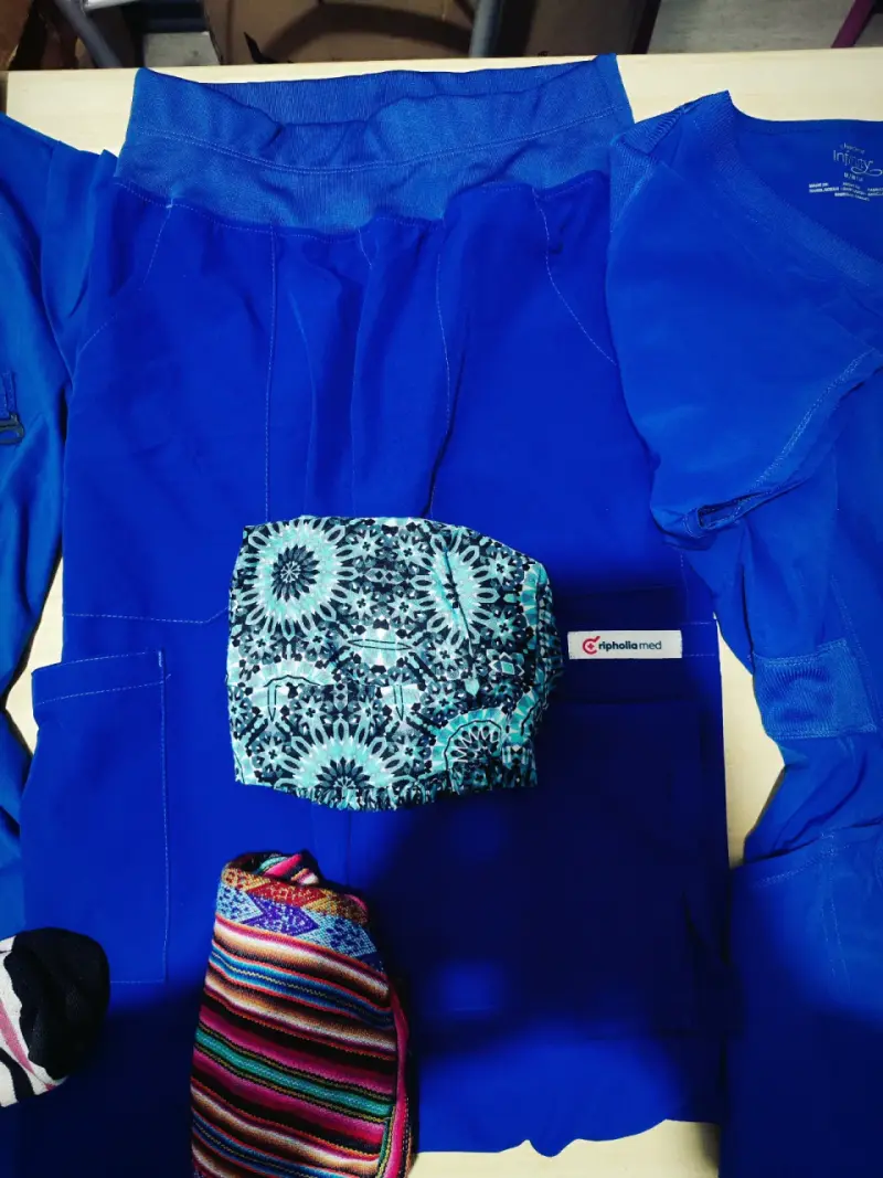 Uniforme médico azul (rey) para mujer - 3