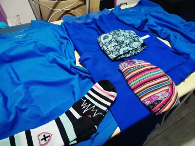 Uniforme médico azul (rey) para mujer - miniatura 4