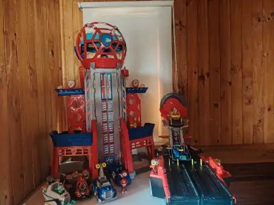 Set de juego Patrulla Canina con vehículos y torre - miniatura 2